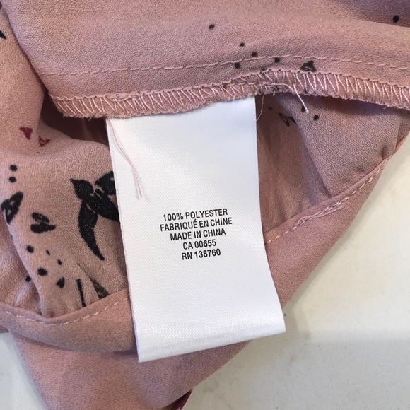 2/$15 - Printed wrap blouse - Picture 5 of 7